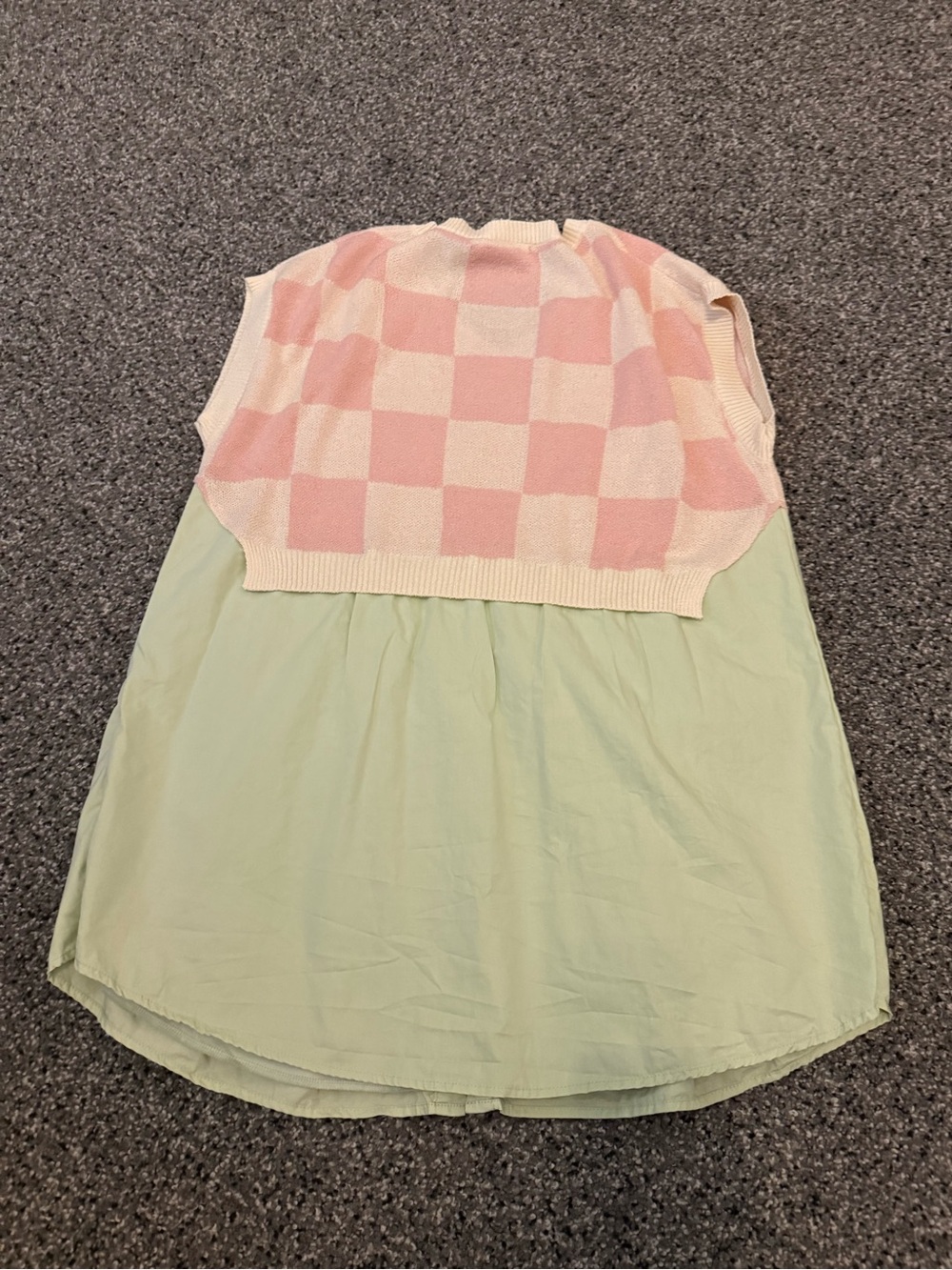 Fantastic Fawn Pink Checker Knit Vest Over Mint Shirtdress - Picture 3 of 3